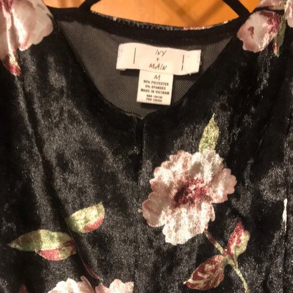🌸IVY & MAIN VELVET FLORAL MINI🌸 - Picture 8 of 8